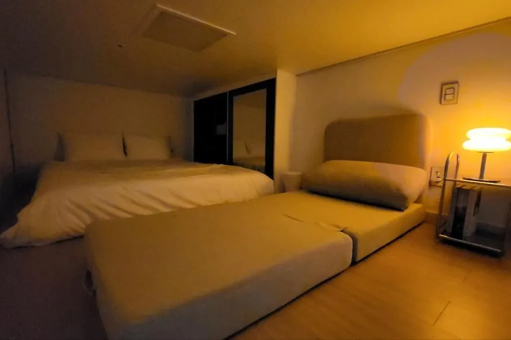 Gangnam Comfortable House, 1Min To Subway Seul Apartamento