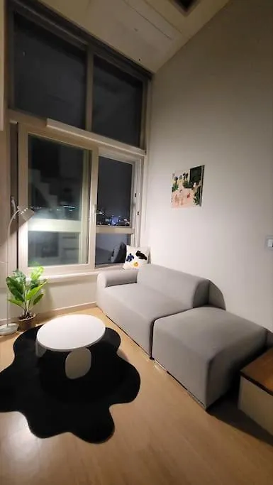 Gangnam Comfortable House, 1Min To Subway Seul 0*,
