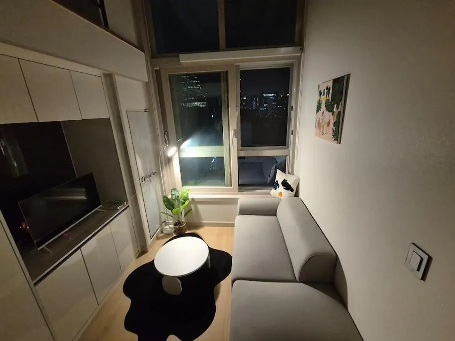 Gangnam Comfortable House, 1Min To Subway Seul