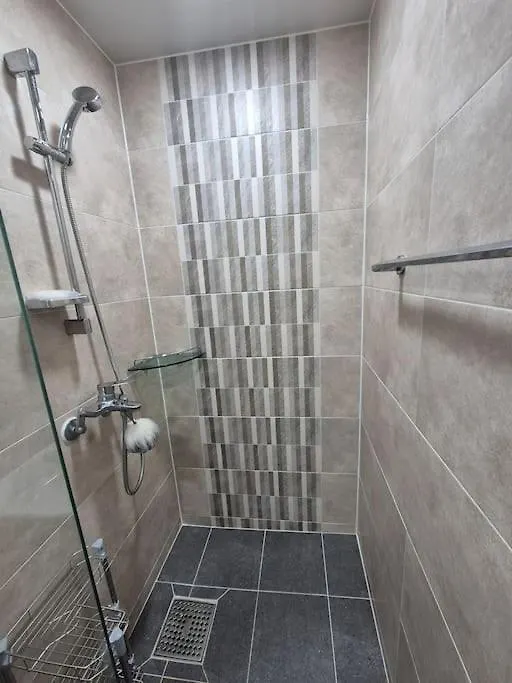 Gangnam Comfortable House, 1Min To Subway Seul Apartamento
