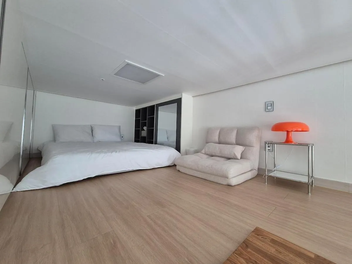 Gangnam Comfortable House, 1Min To Subway Seul 0*,  Coreia do Sul
