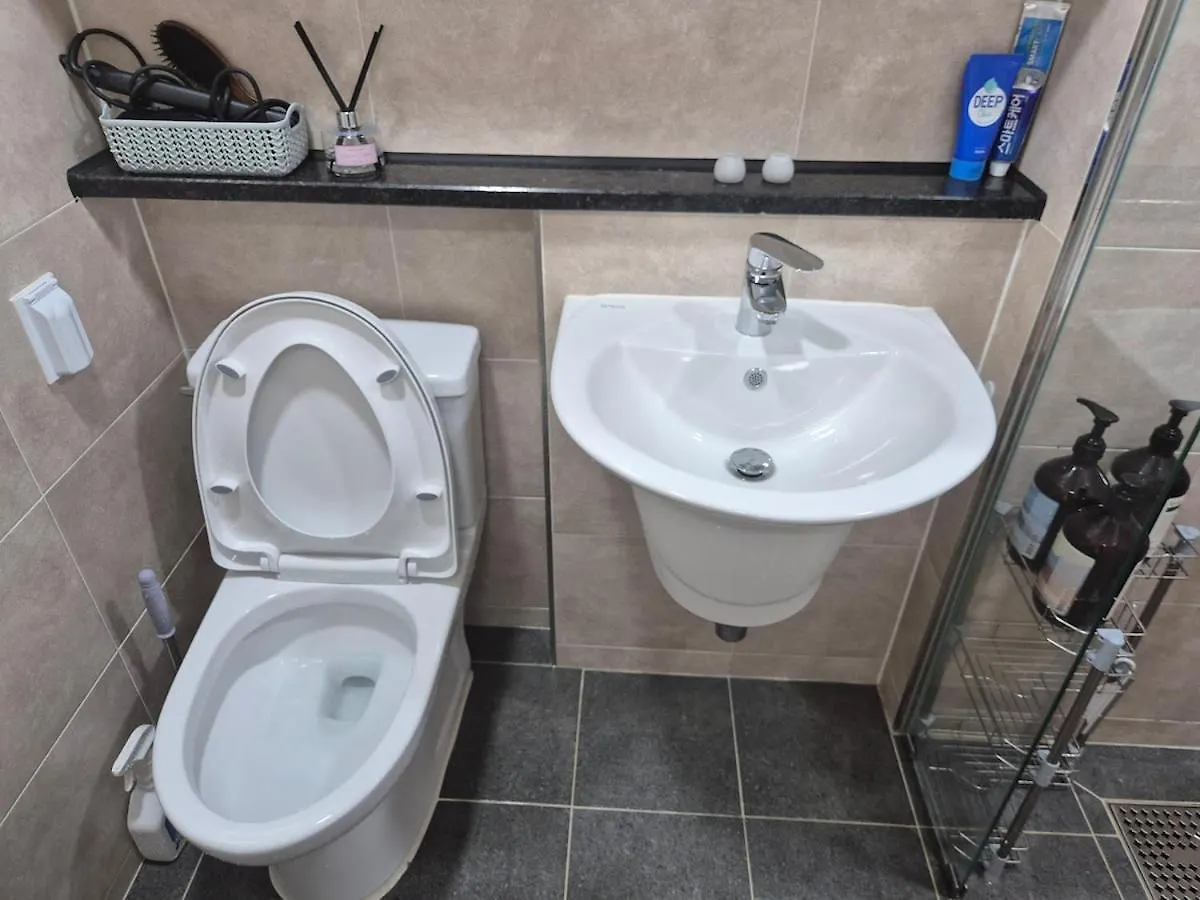 Gangnam Comfortable House, 1Min To Subway Seul Coreia do Sul
