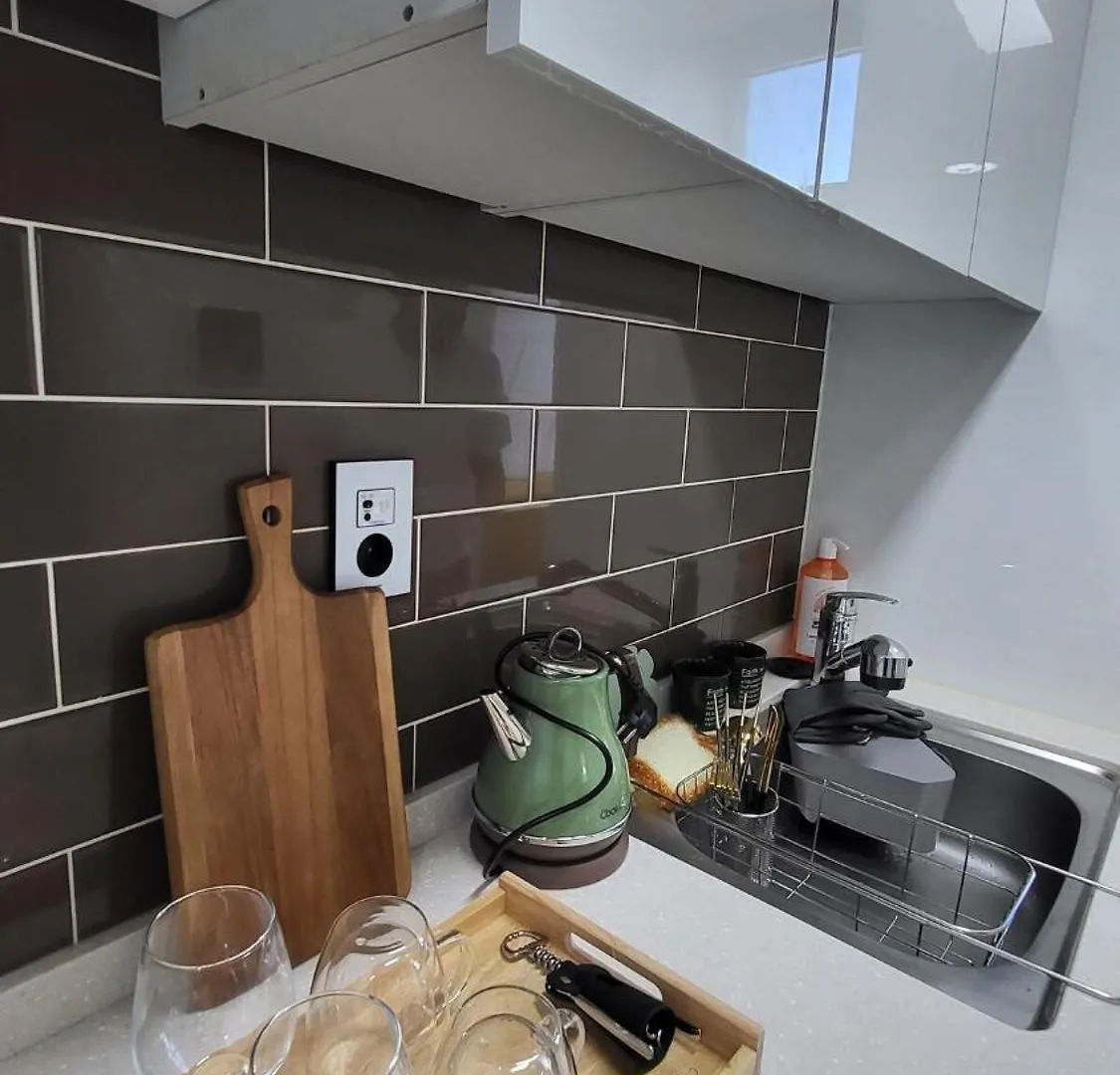 Gangnam Comfortable House, 1Min To Subway Seul Apartamento